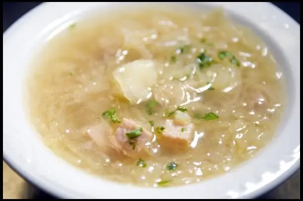 Soup na may repolyo. Isang recipe na gagawin mong dilaan ang iyong plato