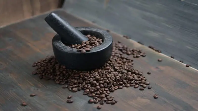 How to grind coffee without a coffee grinder at home?