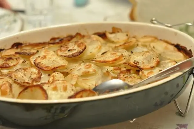 Jamur dalam krim asam dalam wajan: resep terbaik. Ayam dan babi dengan champignon dalam krim asam