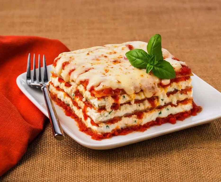 lasagna dengan bolognese