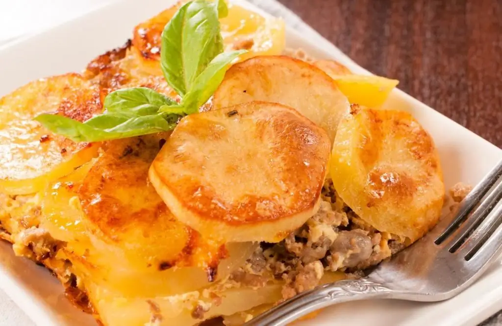 Potatoes in the oven with minced meat layers: ingredients, recipe and cooking time