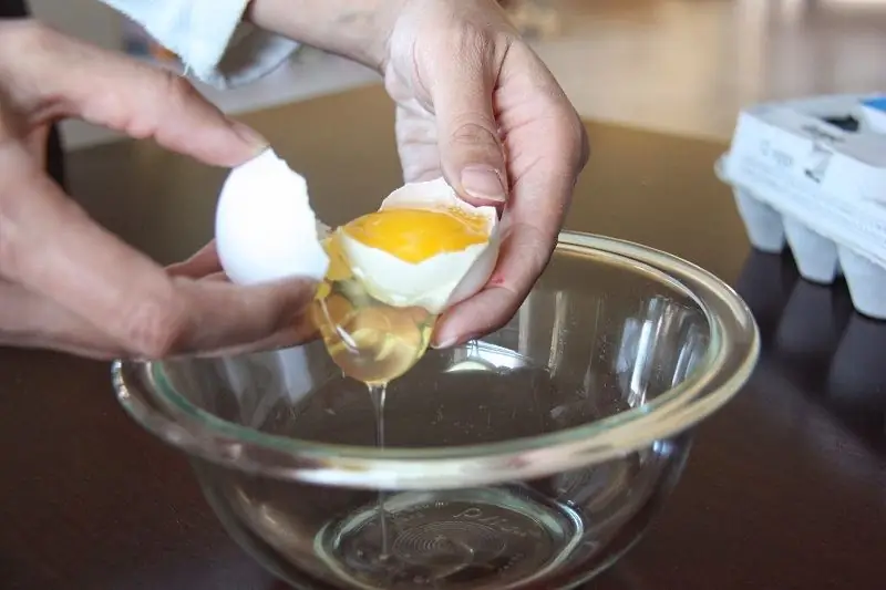 egg breaking