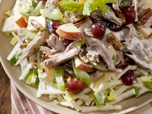 Salade met kalkoenvlees en champignons