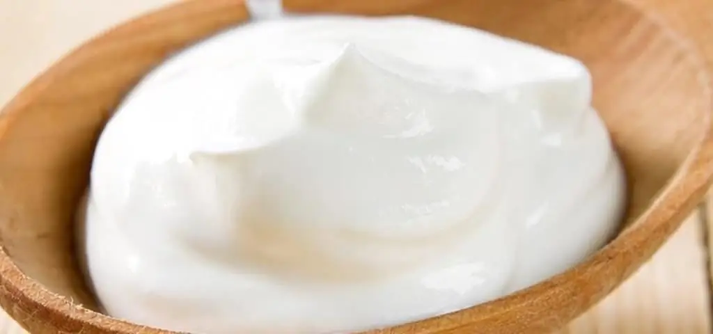 Cream for sour cream biscuit cake: ingredients, recipe