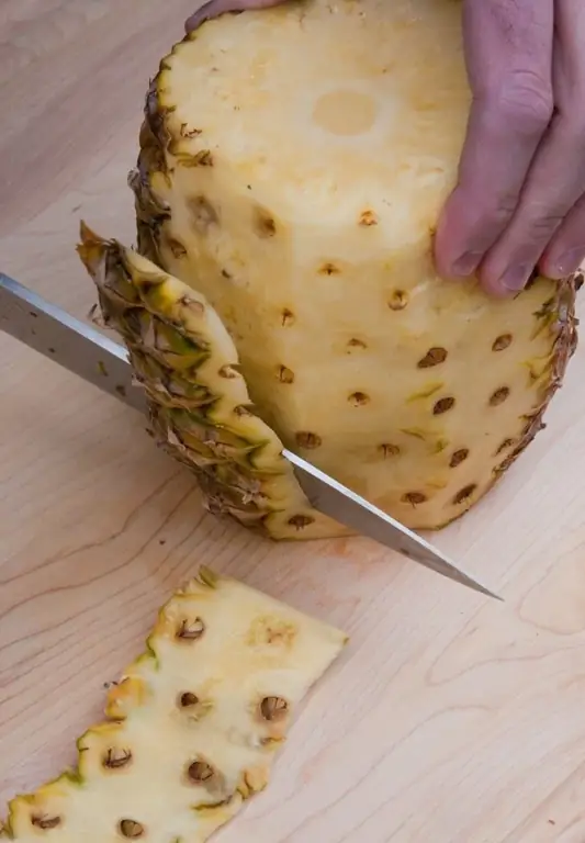 come sbucciare l'ananas a casa