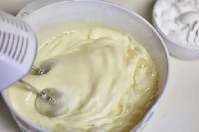 how to make sour cream cake