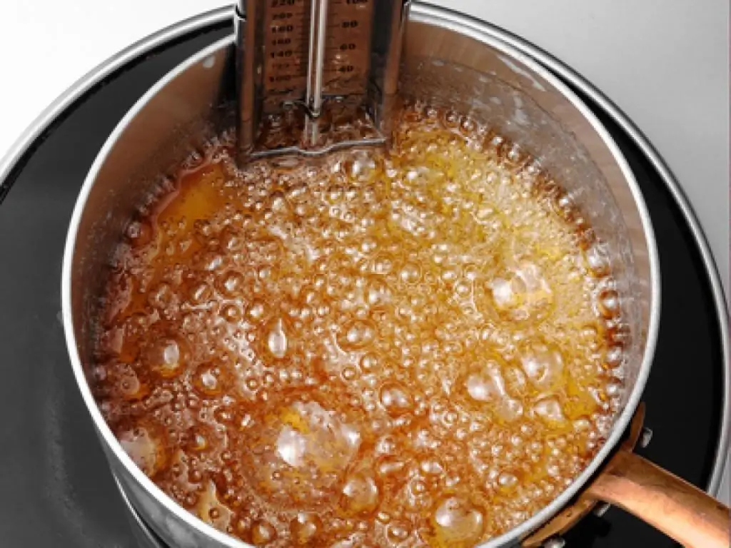 Préparation du sirop pour le gâteau