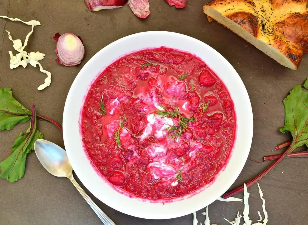 Cara memasak borscht merah dengan bit: resipi langkah demi langkah dengan penerangan dan foto, ciri memasak