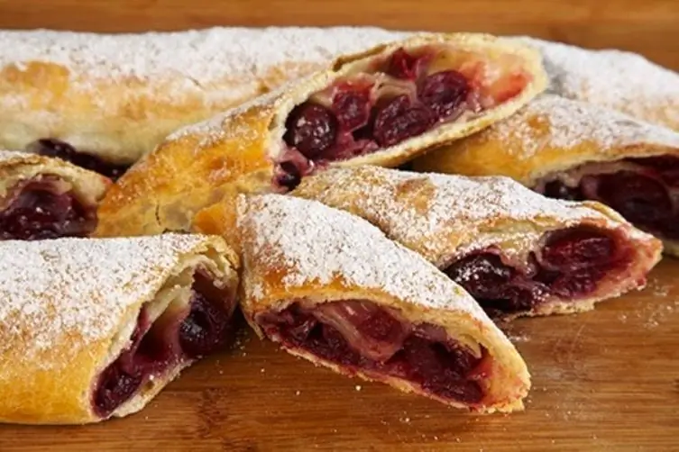 Strudel con cerezas