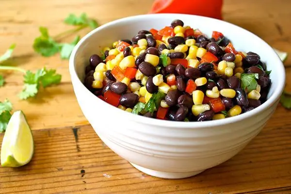 ensalada de frijol rojo de maíz enlatado