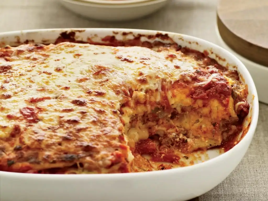 Lasagnerecept med pitabröd och köttfärs: ingredienser och matlagningstips