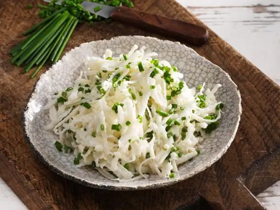 paano gumawa ng black radish salad