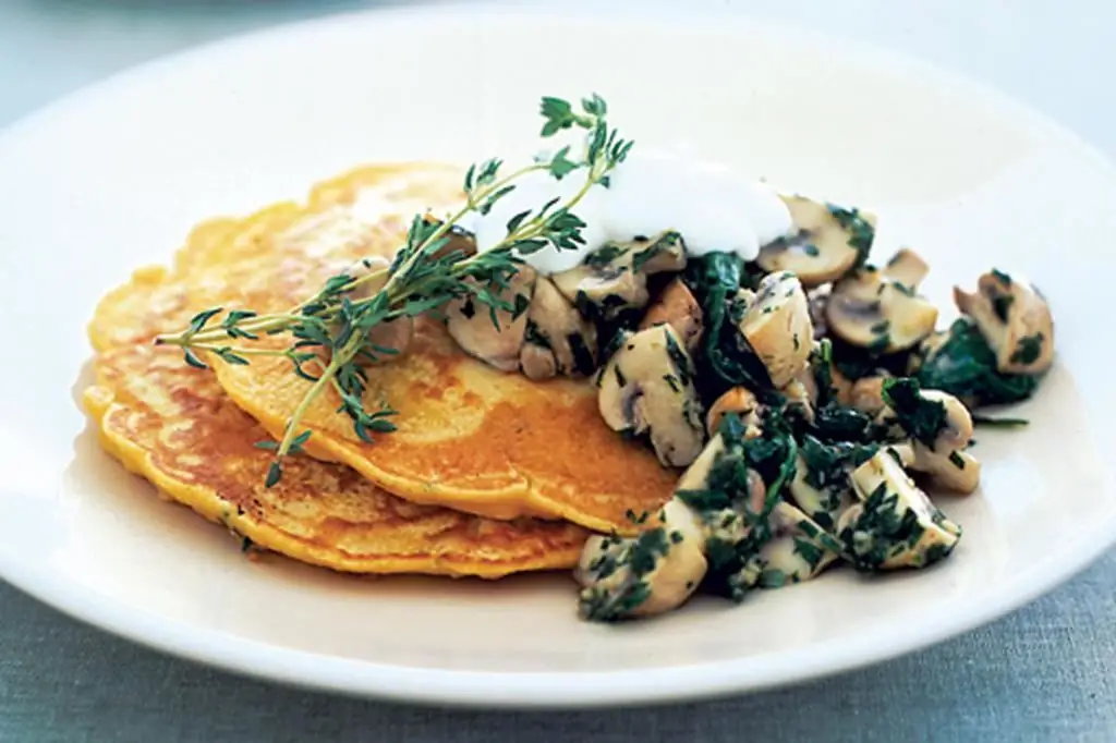 Panqueques con champiñones y pollo: recetas, funciones de cocina y reseñas