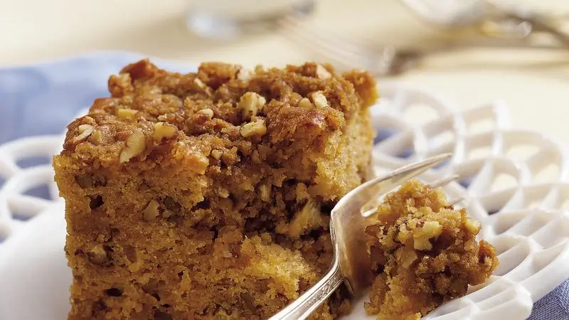 gâteau aux noix dans une mijoteuse