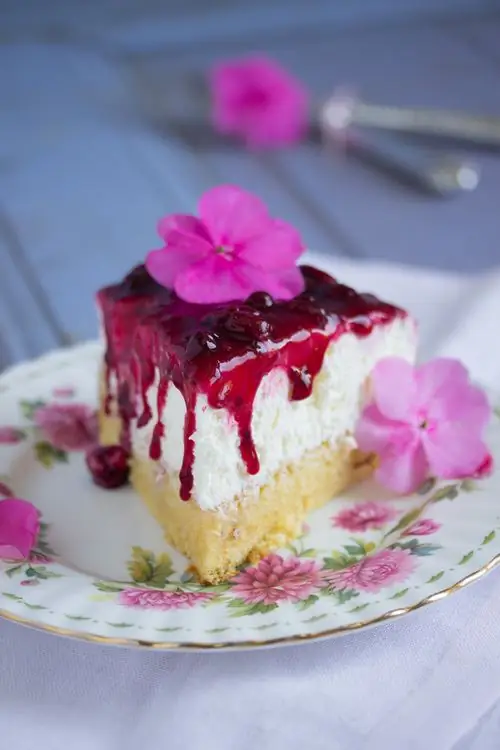 Gelékake med småkaker uten baking: oppskrift med bilde