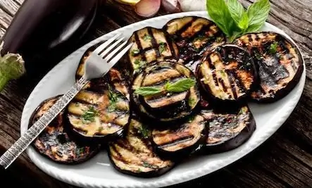 Aubergine mens du ammer: er det mulig eller ikke?