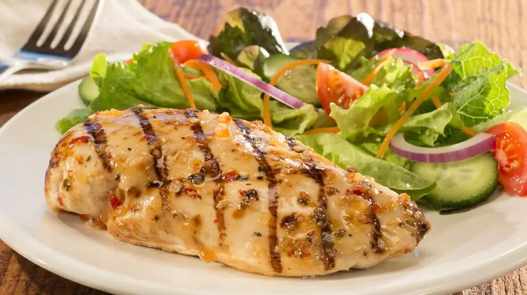 Chicken steak: cooking recipes, secrets of juicy chicken breast