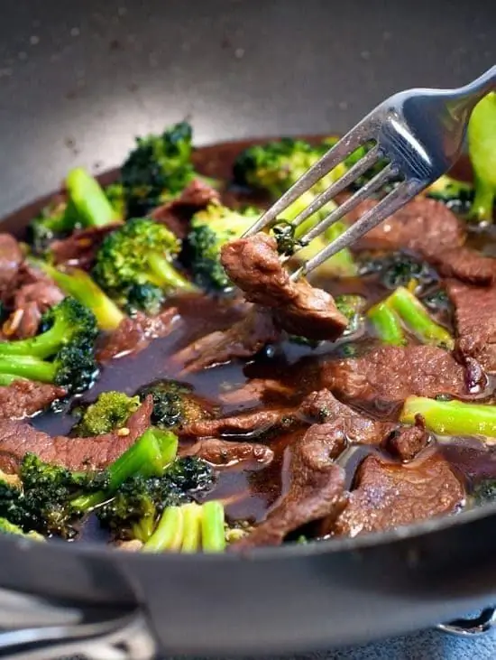 daging lembu teriyaki dengan sayur-sayuran