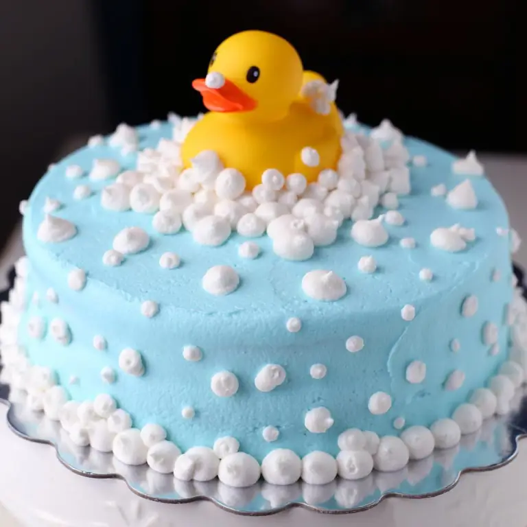 Gâteau pour un garçon de 4 ans : idées et options de design