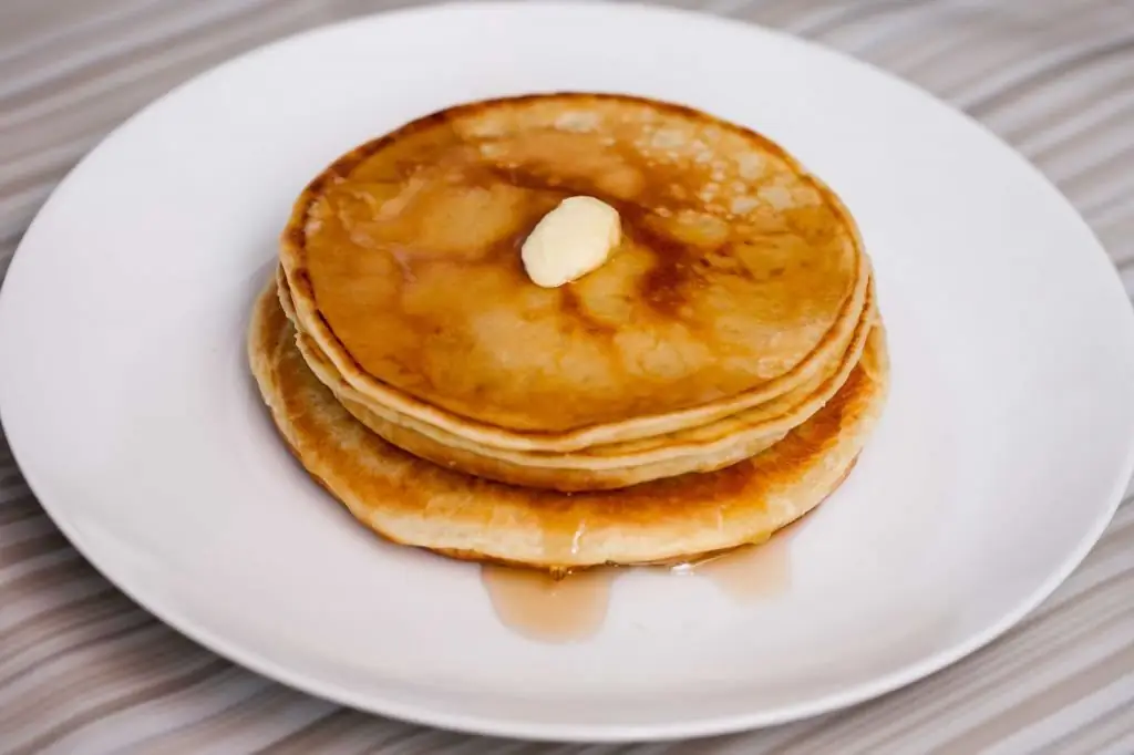 mapishi ya pancakes tamu na maziwa