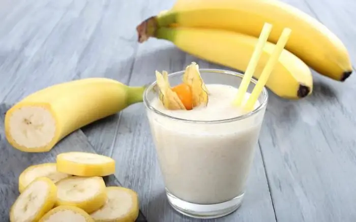 Como fazer suco de banana em casa: receitas. Tudo sobre os benefícios e malefícios do suco de banana