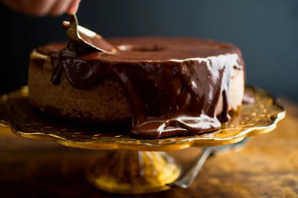 bolo de cereja de pássaro