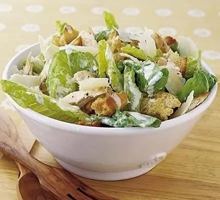 Caesar-Salat: ein klassisches Rezept, Kochfeatures und Empfehlungen