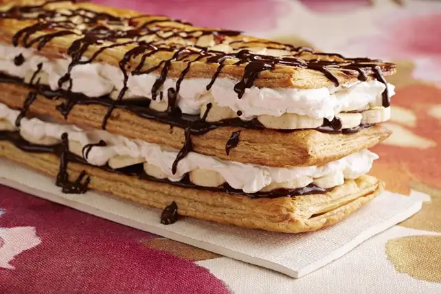 Napoleón con plátanos y chocolate