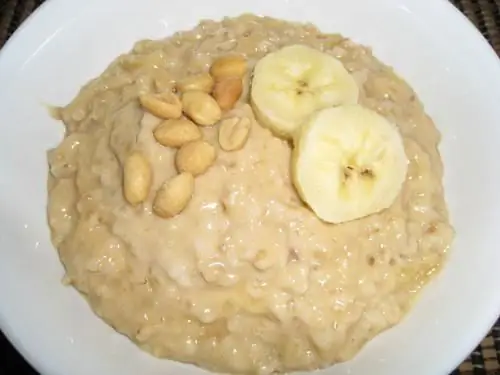 Oatmeal dengan buah-buahan