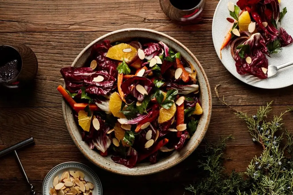 ensalada con zanahorias hervidas y queso