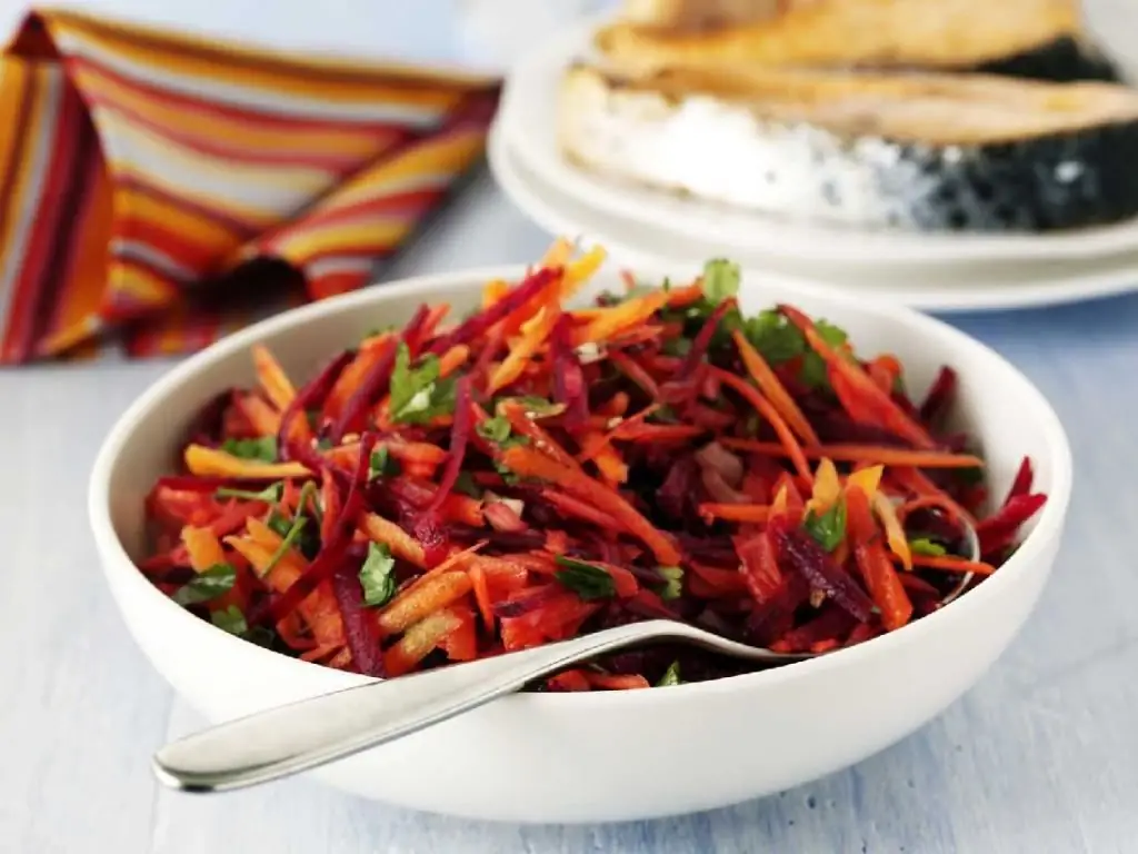 salade avec carottes bouillies et haricots