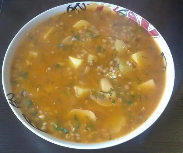 Soupe au poulet géorgienne