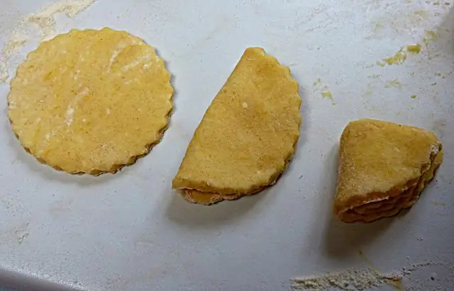 Como cozinhar biscoitos de queijo cottage?