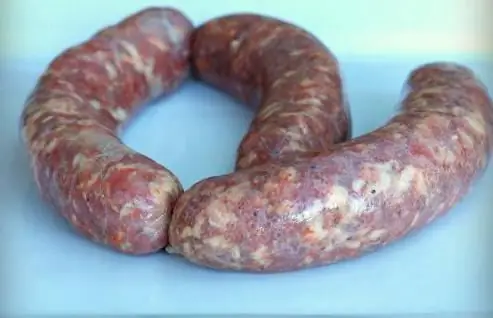 Cocció de botifarra casolana en tripa de col·lagen