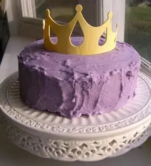 Cake with a crown. Various preparation and decoration options