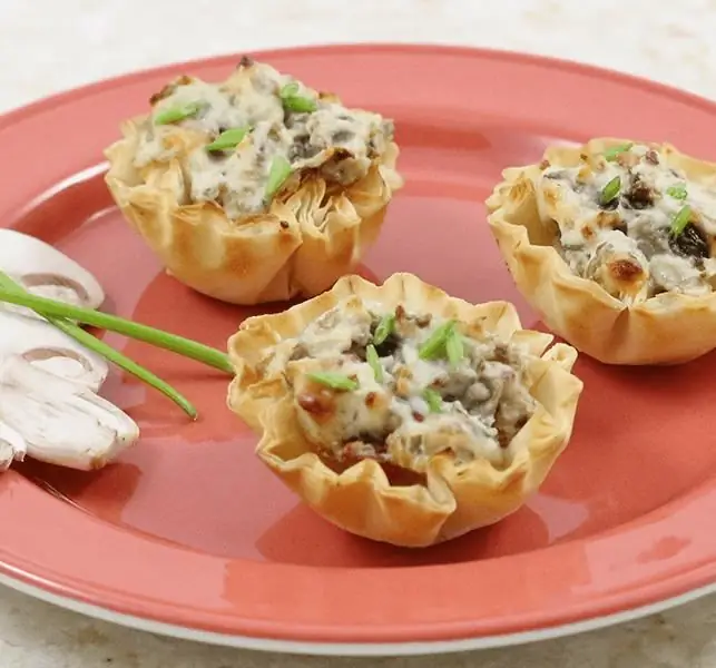 tartlets სოკოთი და მწვანილებით