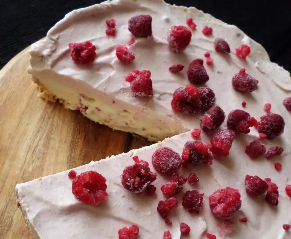 Bolo de creme de leite e gelatina com frutas: receitas, ingredientes, receitas e dicas de decoração