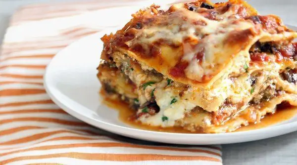 Hoe lasagne thuis te koken: een stapsgewijs recept met foto's