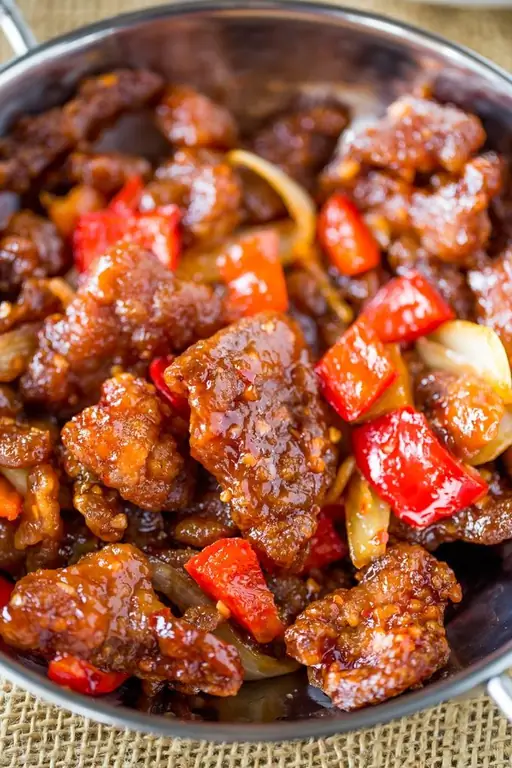 Tender beef in sweet and sour sauce: cooking features, recipes and reviews