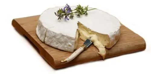 Brie is die koning van kase en die kaas van konings. brie Franse kaas met wit vorm