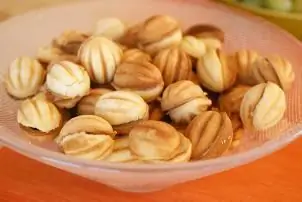 Nueces con leche condensada: una receta clásica. Nueces con leche condensada en avellana