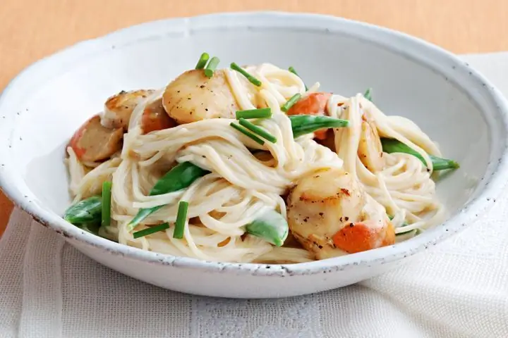 romerige pasta met sint-jakobsschelp