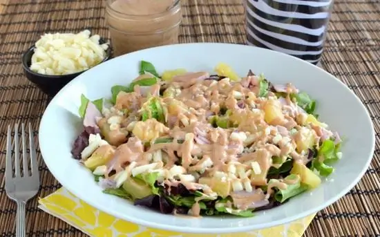 oppskrift på røkt kylling og ananas salat