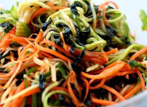 công thức salad với rong biển và ngô trứng