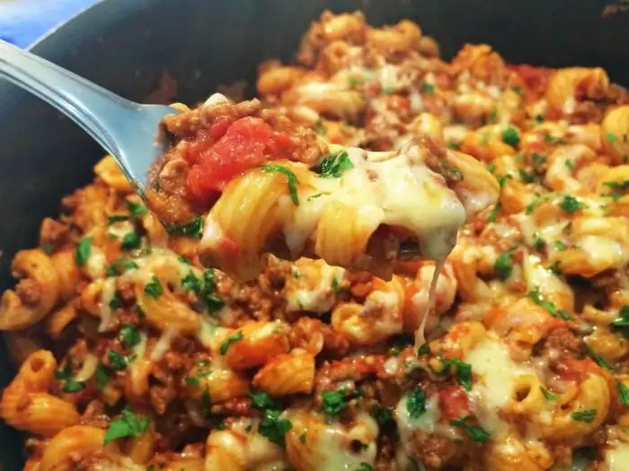 pasta con pomodori e carne macinata