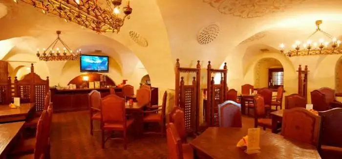 Kafenetë dhe restorantet në Pskov: përmbledhje, menu, adresat dhe vlerësimet e klientëve