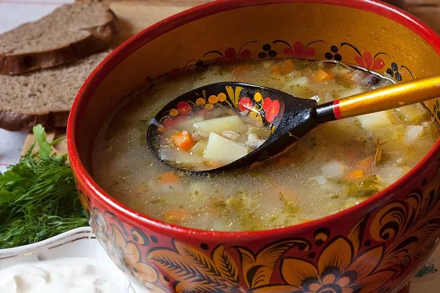 sopa con salmuera y cebada