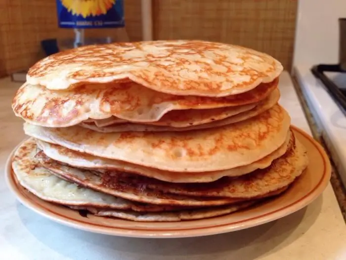 Hefepfannkuchen mit Milch