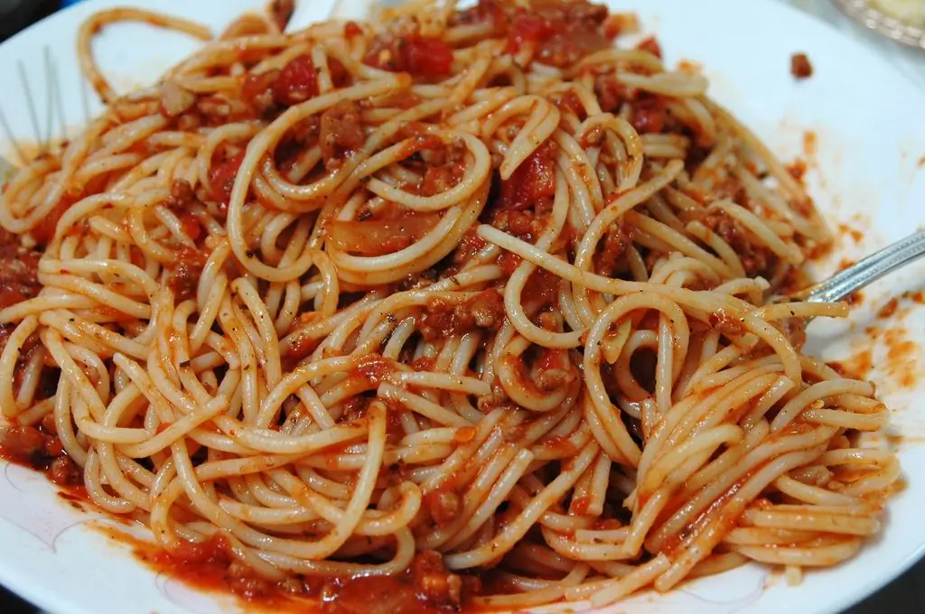 pasta for spaghetti with minced meat