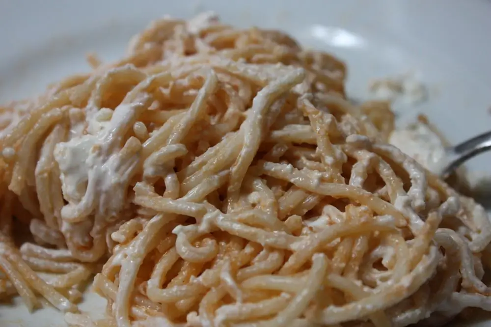 spageti dengan krim